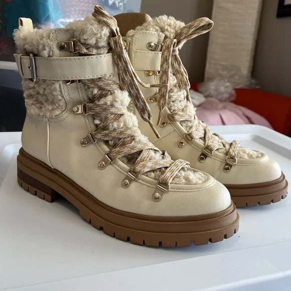 Circus Ivory Lace-Up Boots - Picture 2 of 9